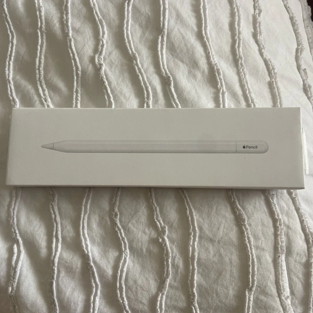 Apple Pencil fits any iPad